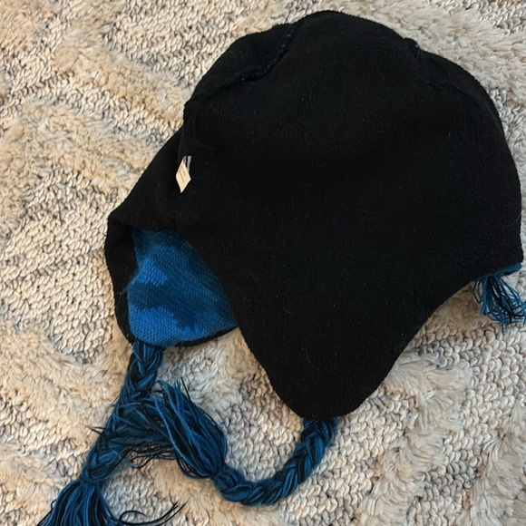 Blue camouflage Mohawk boys winter hat- one size fits most- blue and black - Picture 3 of 3